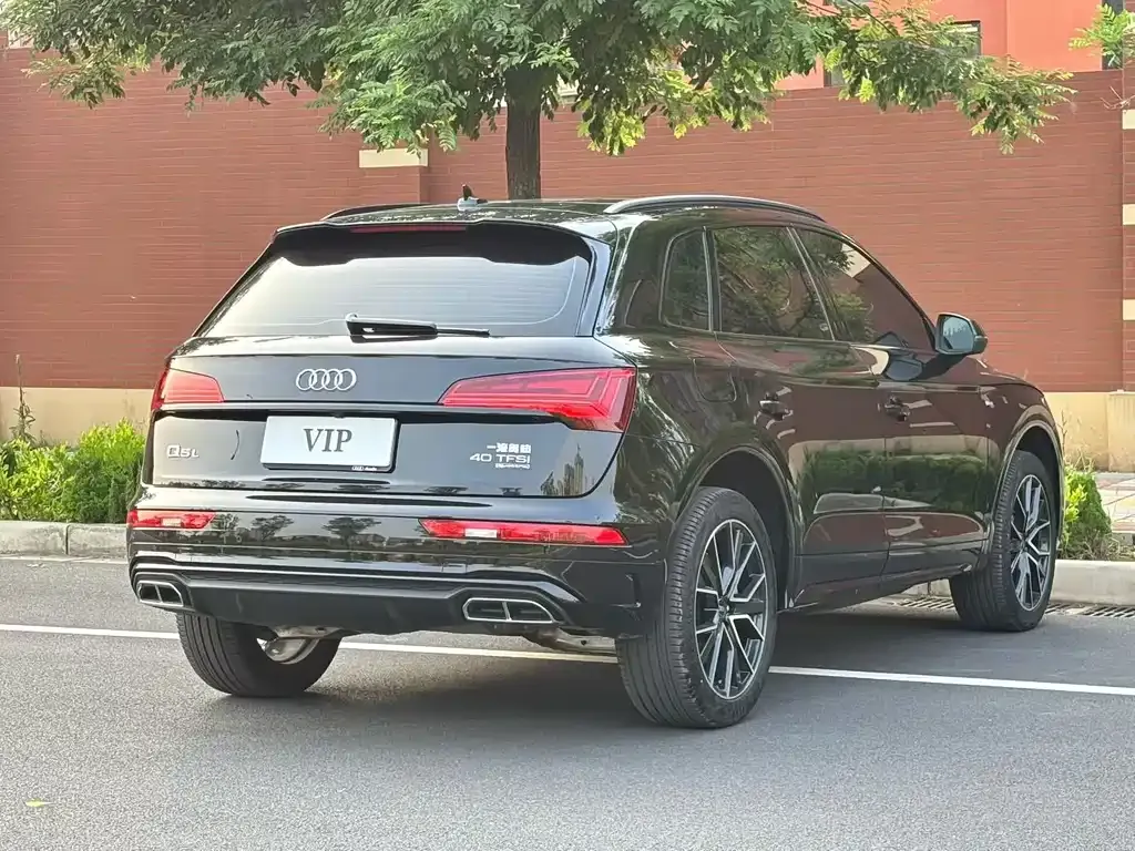 Audi Q5L — фото 6
