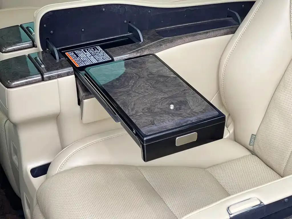 Toyota Alphard — фото 8