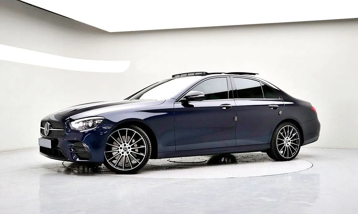 Mercedes-Benz E-Class — фото 4