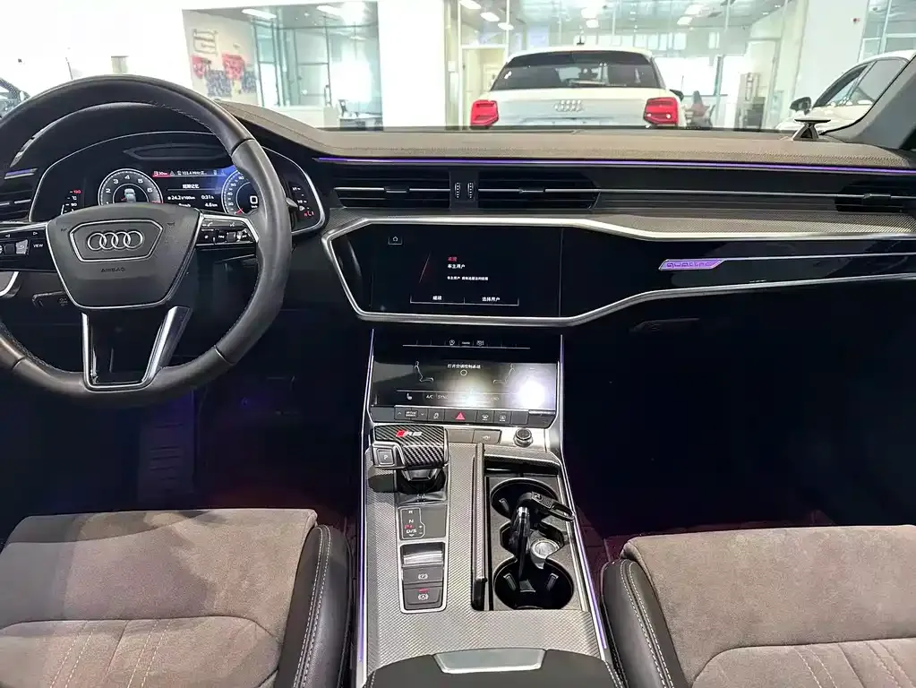 Audi A6L — фото 8