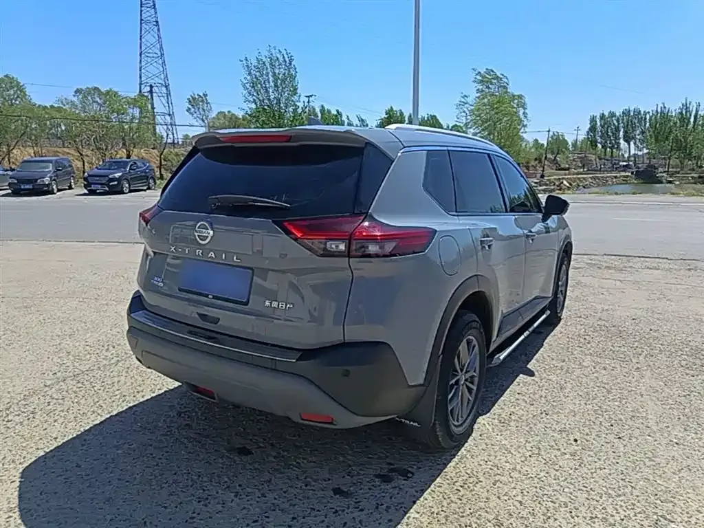 Nissan X-Trail — фото 10