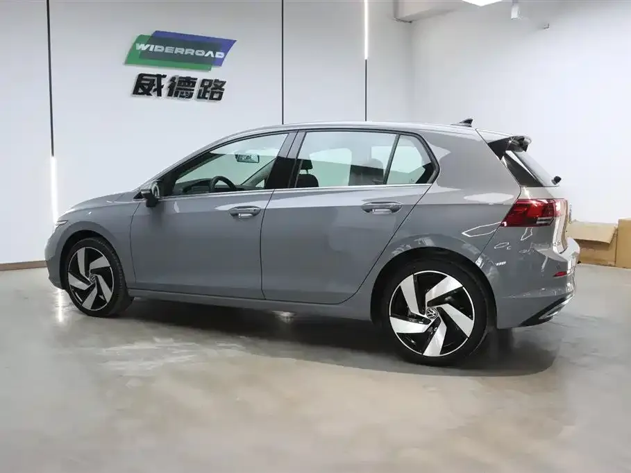 Volkswagen Golf 2023 из CN, фото 4