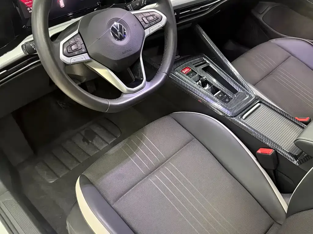 Volkswagen Golf 2023 из CN, фото 8