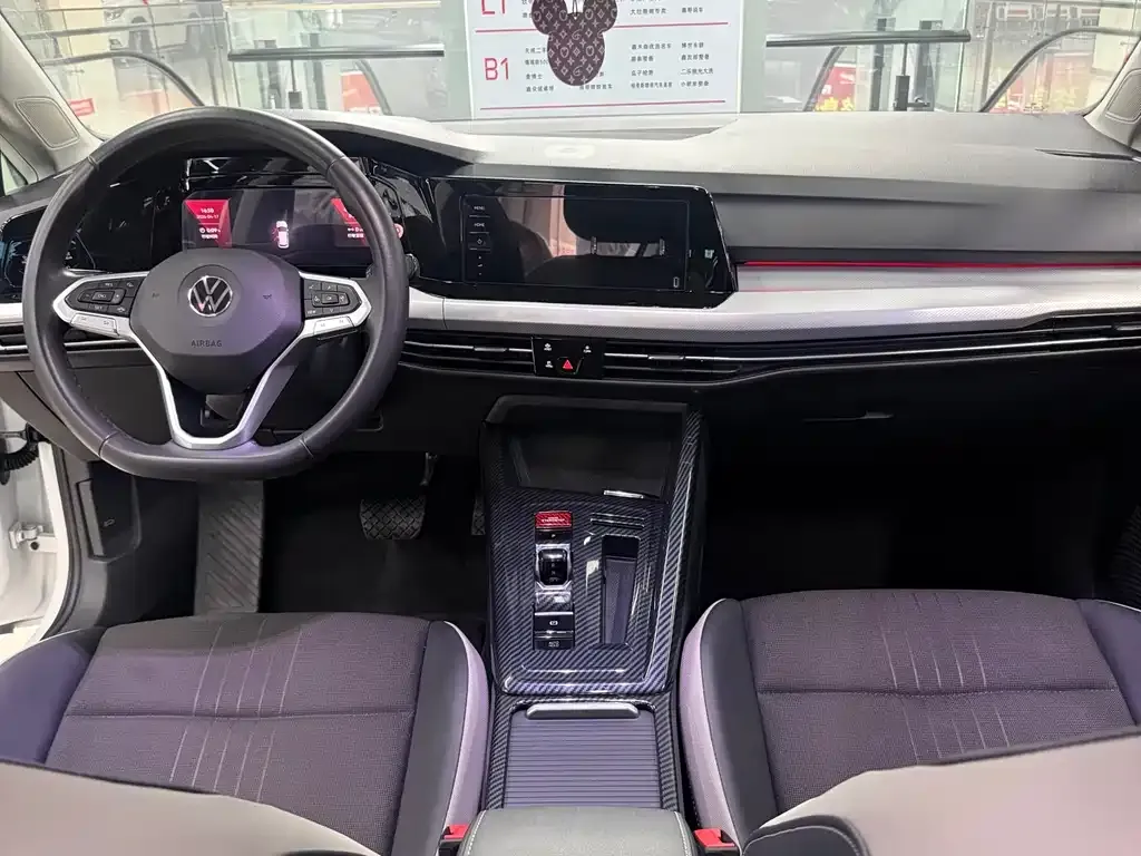 Volkswagen Golf 2023 из CN, фото 9