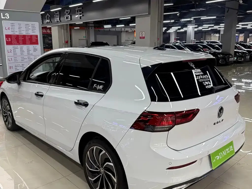 Volkswagen Golf 2023 из CN, фото 4