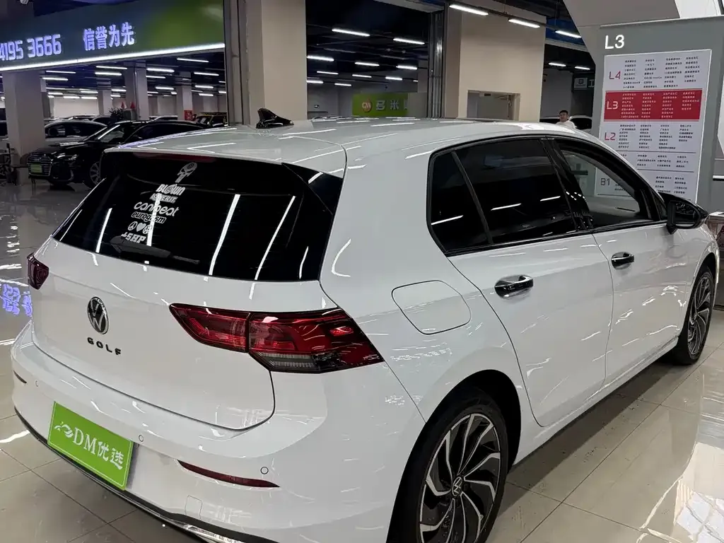 Volkswagen Golf 2023 из CN, фото 7