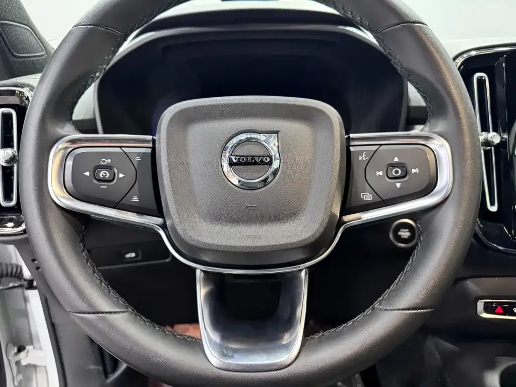 Volvo XC40 2023 из CN, фото 10