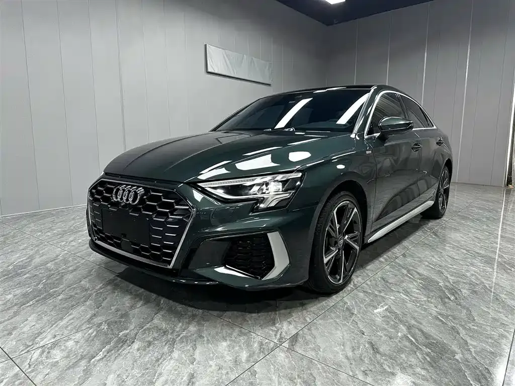Audi A3 — фото 1