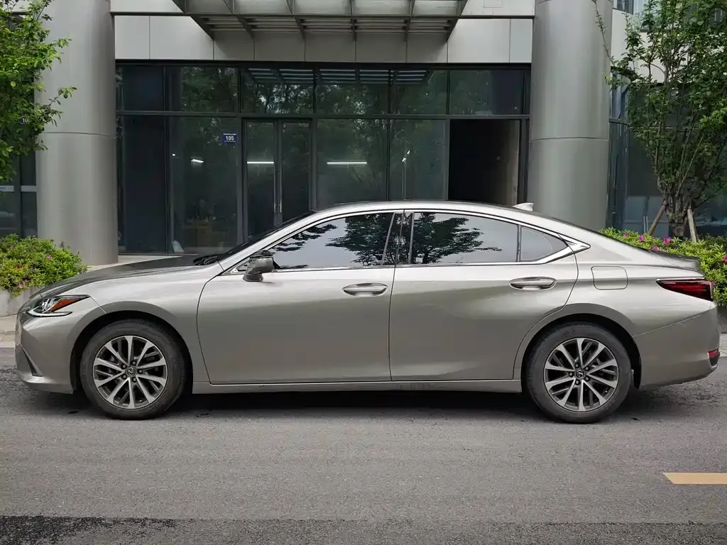 Lexus ES — фото 3