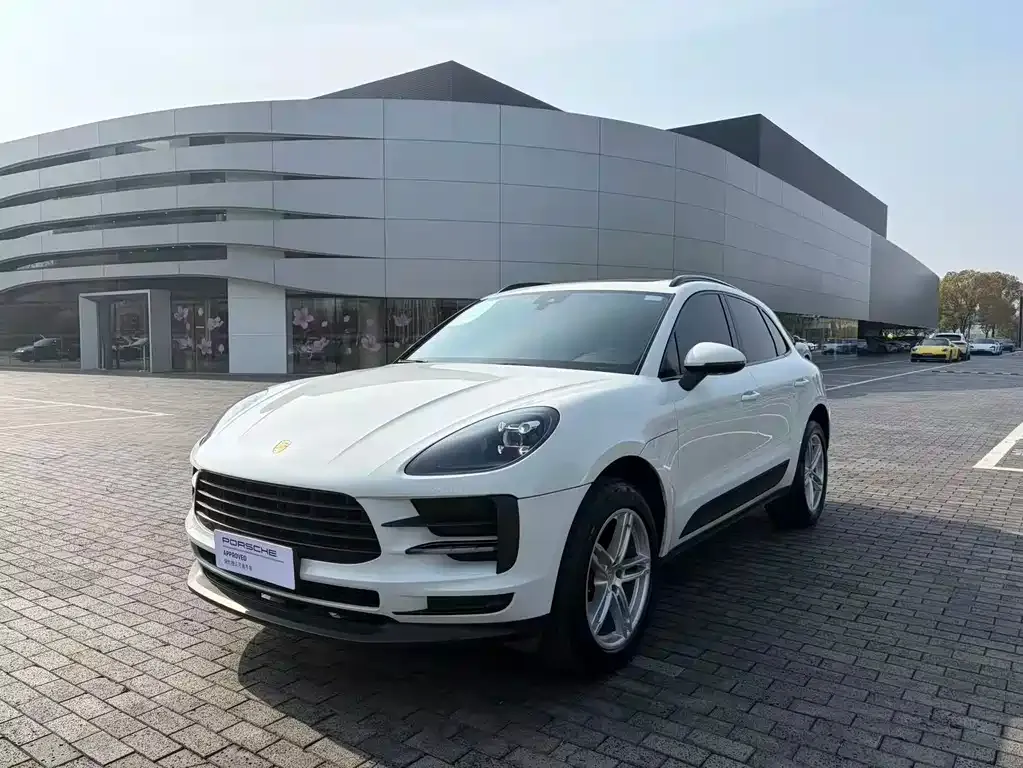 Porsche Macan — фото 1
