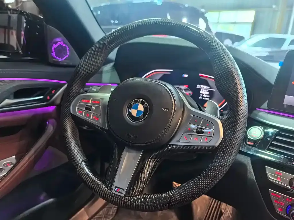 BMW 5 Series — фото 10