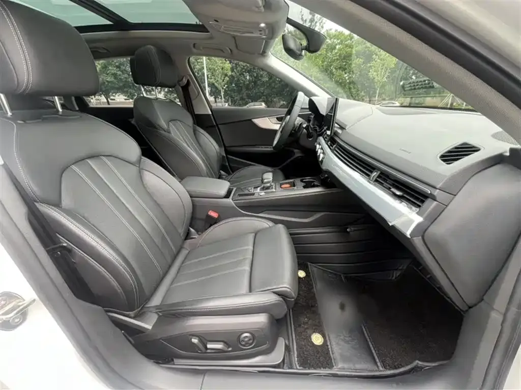 Audi A4L 2023 из CN, фото 6