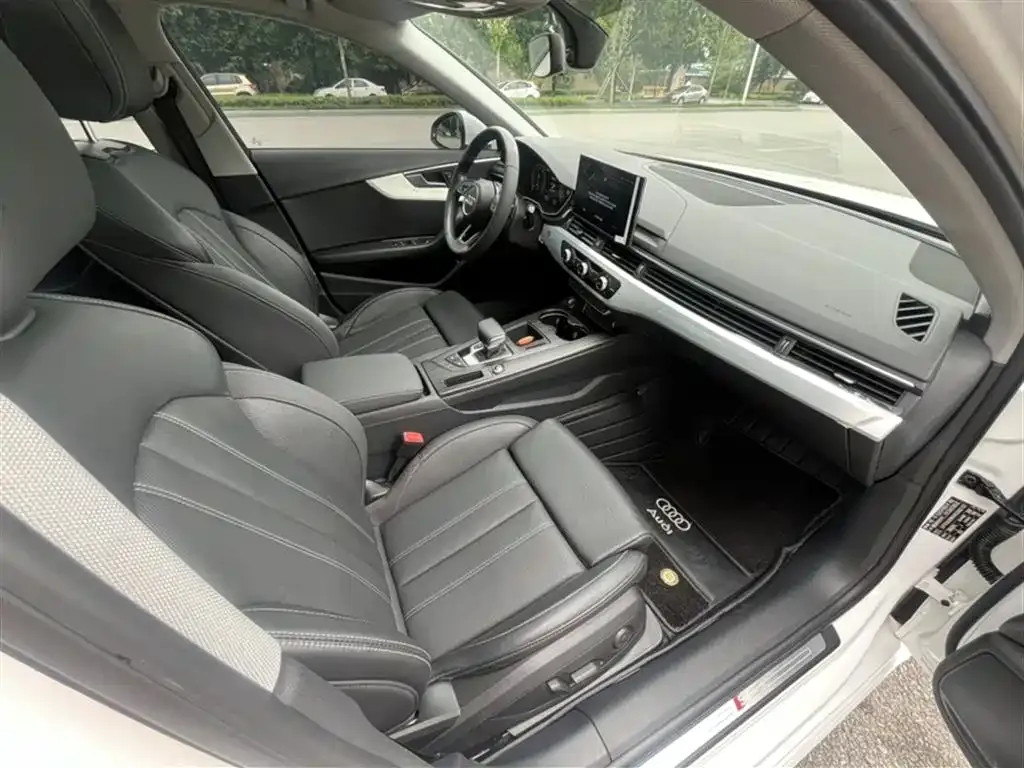 Audi A4L 2023 из CN, фото 9