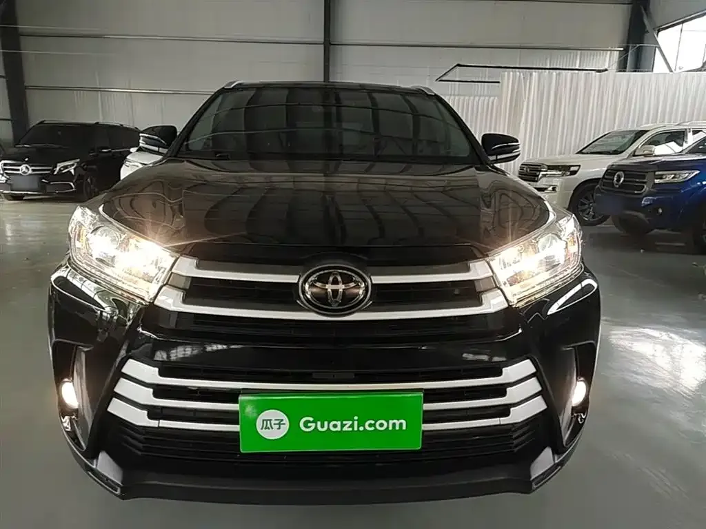 Toyota Highlander — фото 3