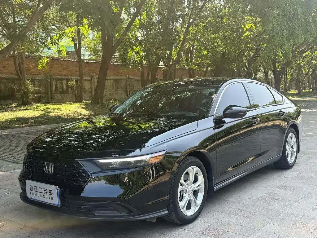 Honda Accord — фото 1