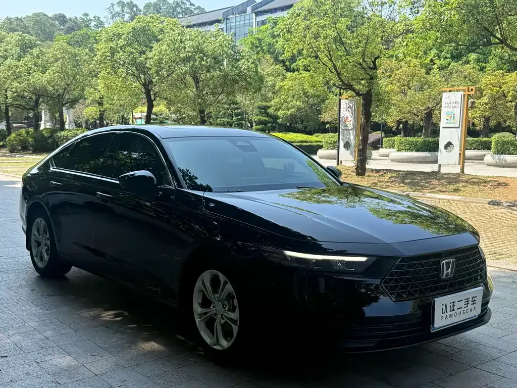 Honda Accord — фото 9