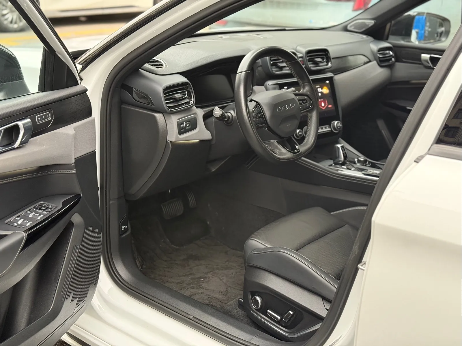 Lynk & Co 02 Hatchback 2023 из CN, фото 10