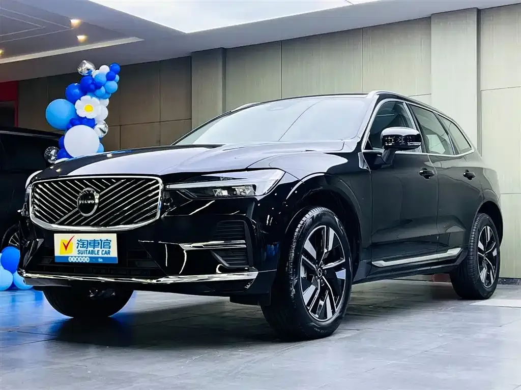 Volvo XC60 — фото 1
