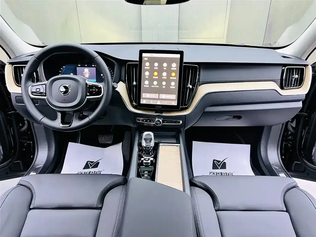 Volvo XC60 — фото 7