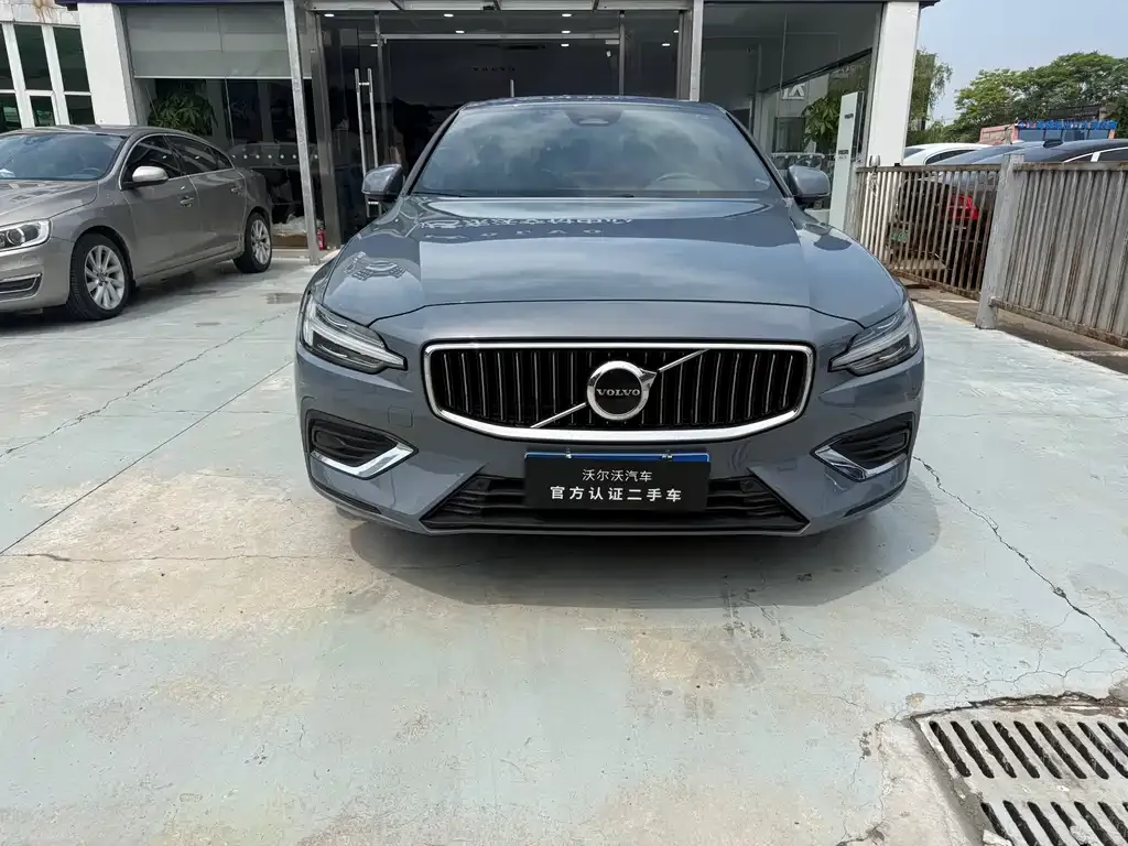 Volvo S60 2023 из CN, фото 7