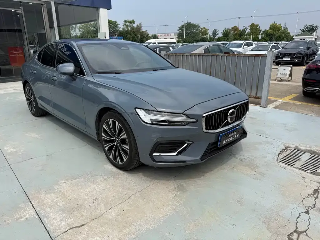 Volvo S60 2023 из CN, фото 6