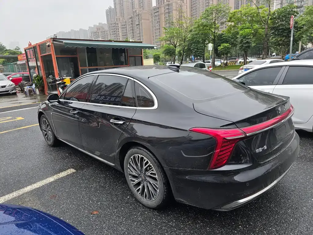 Hongqi H5 — фото 4