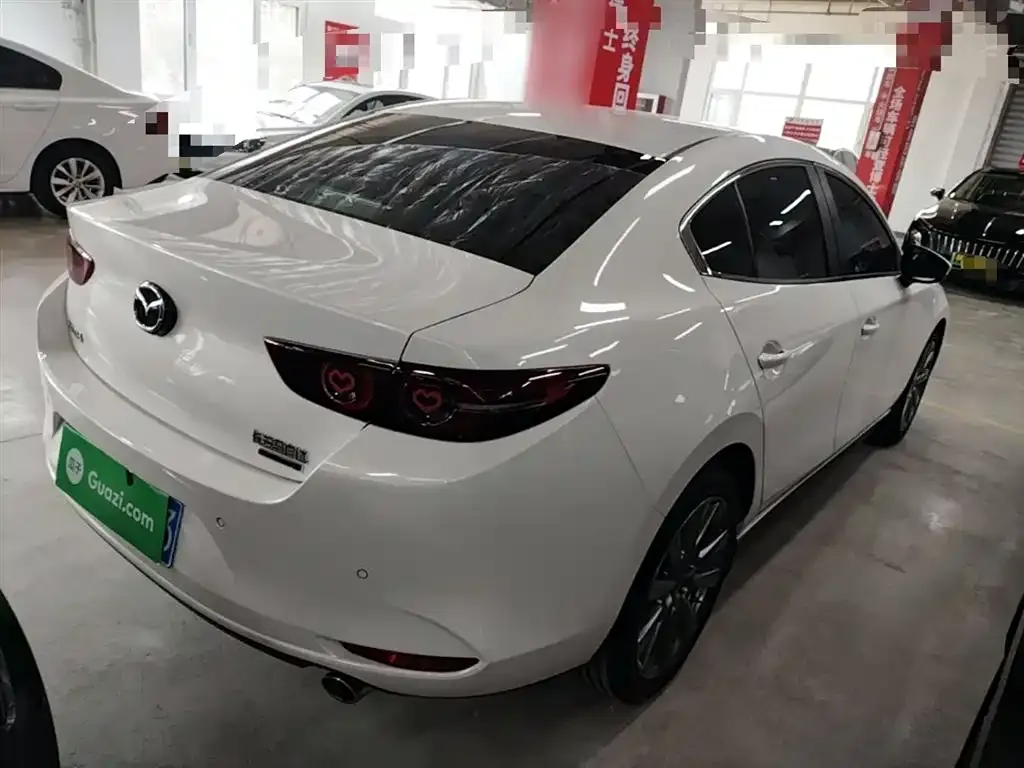 Mazda 3 Axela — фото 10