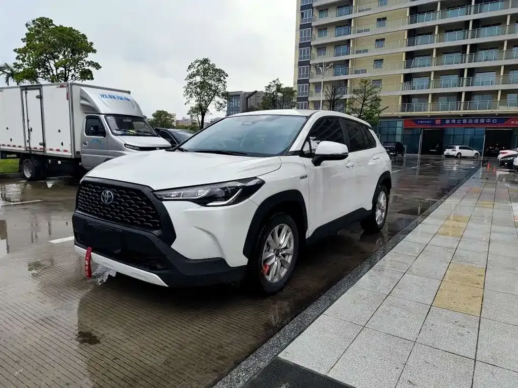 Toyota Corolla Cross 2024 из CN, фото 1