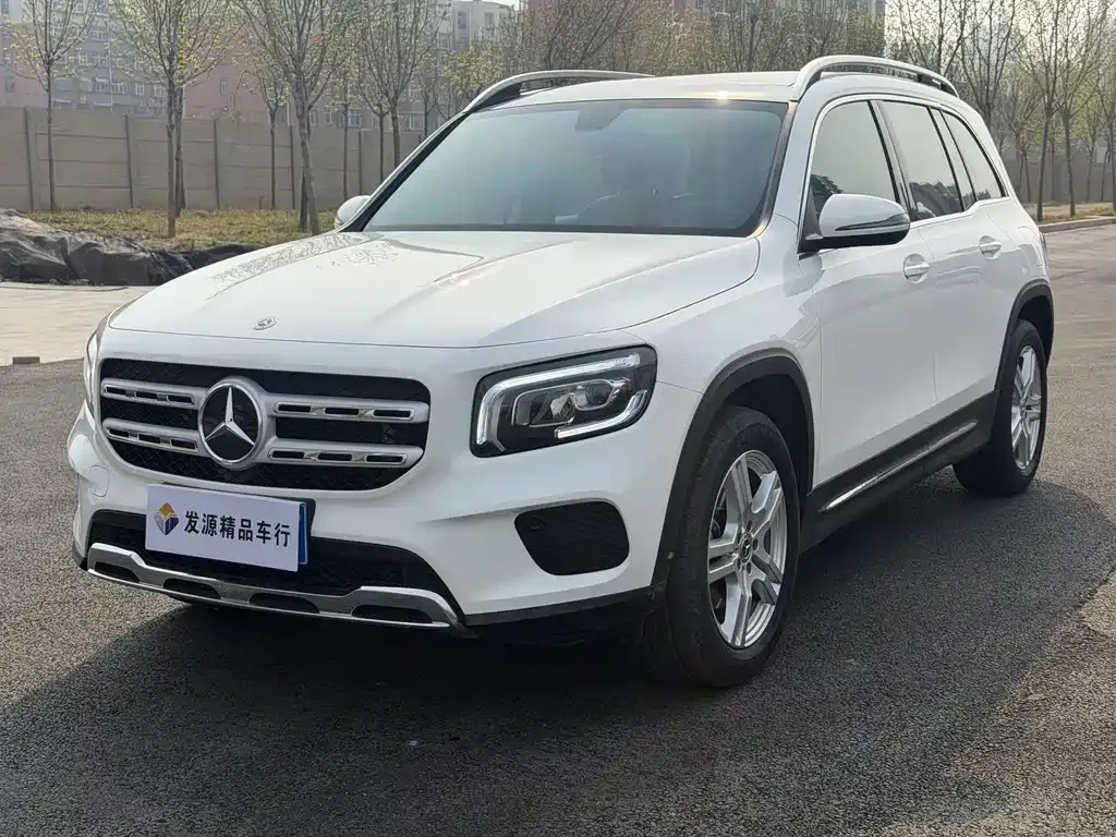 Mercedes-Benz GLB — фото 1