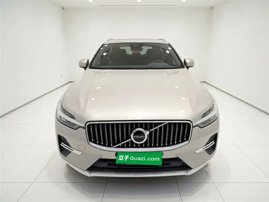 Volvo XC60 — фото 2