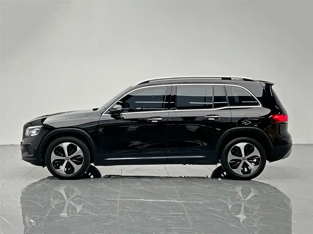 Mercedes-Benz GLB — фото 2