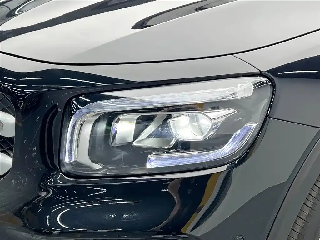 Mercedes-Benz GLB — фото 10