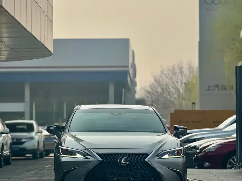 Lexus ES — фото 2