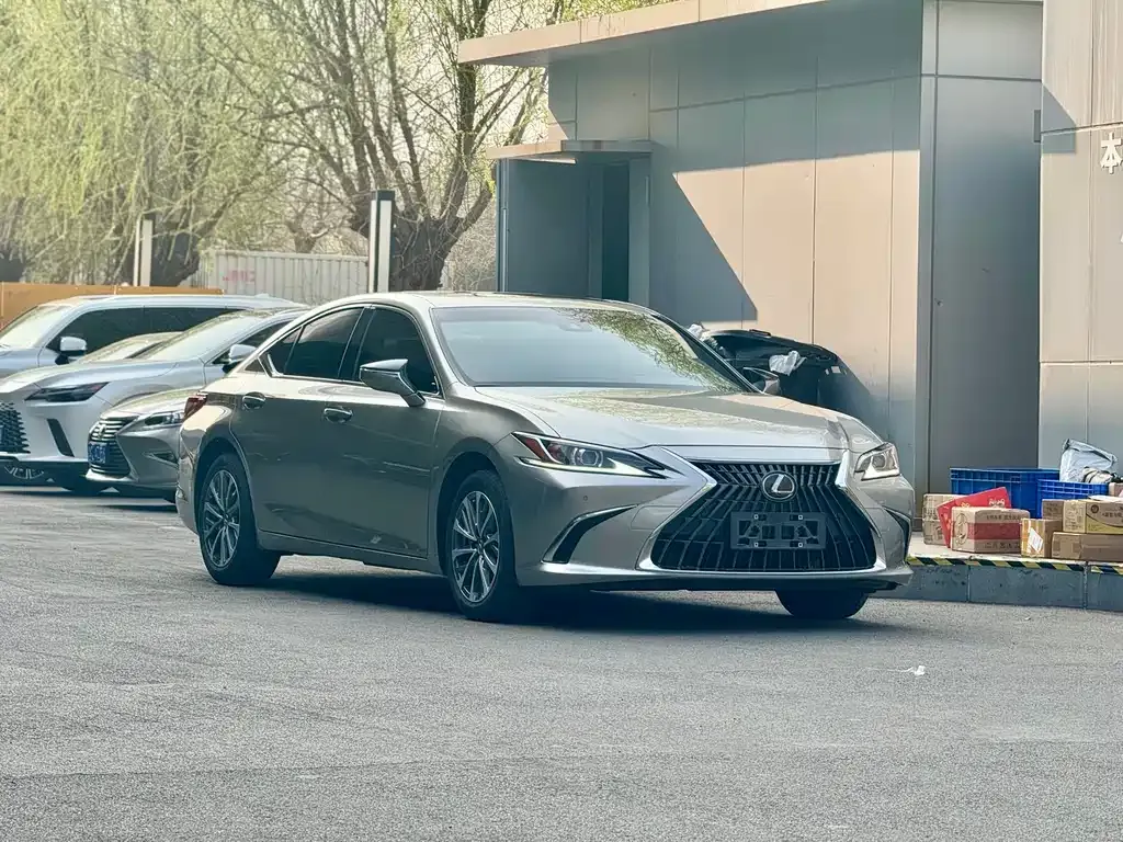 Lexus ES — фото 9