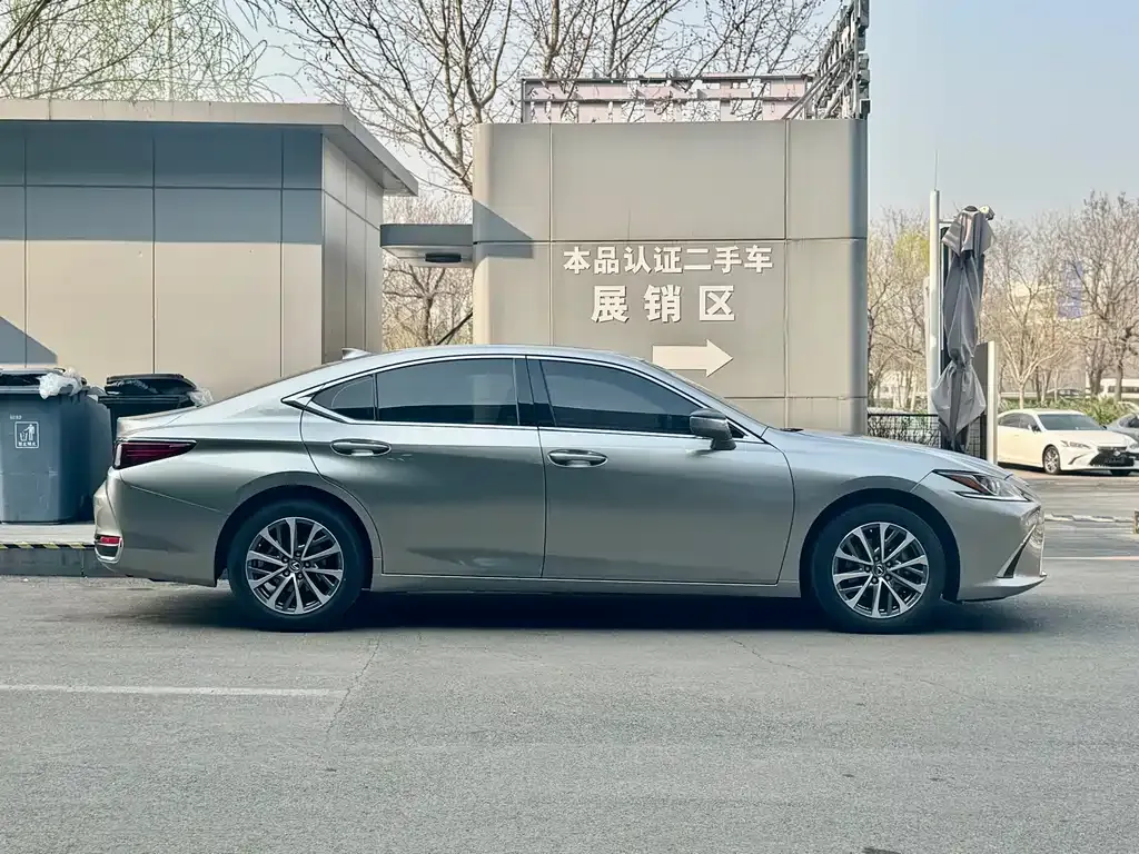 Lexus ES — фото 4