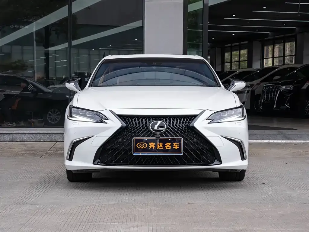 Lexus ES 2023 из CN, фото 2