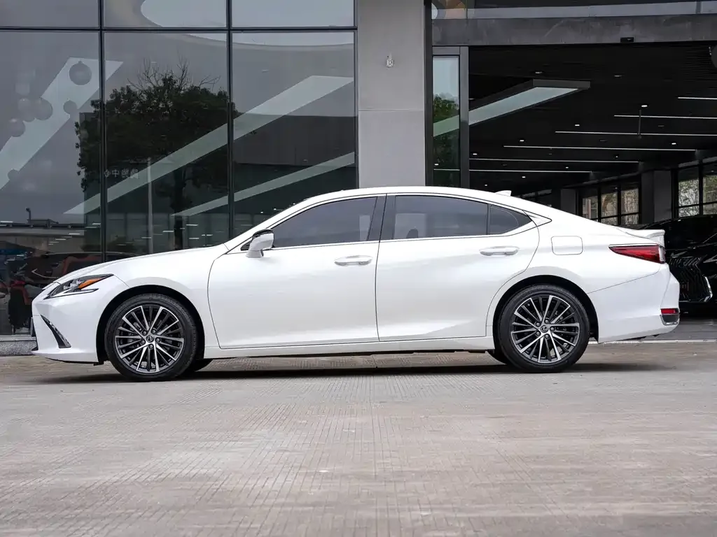 Lexus ES 2023 из CN, фото 3