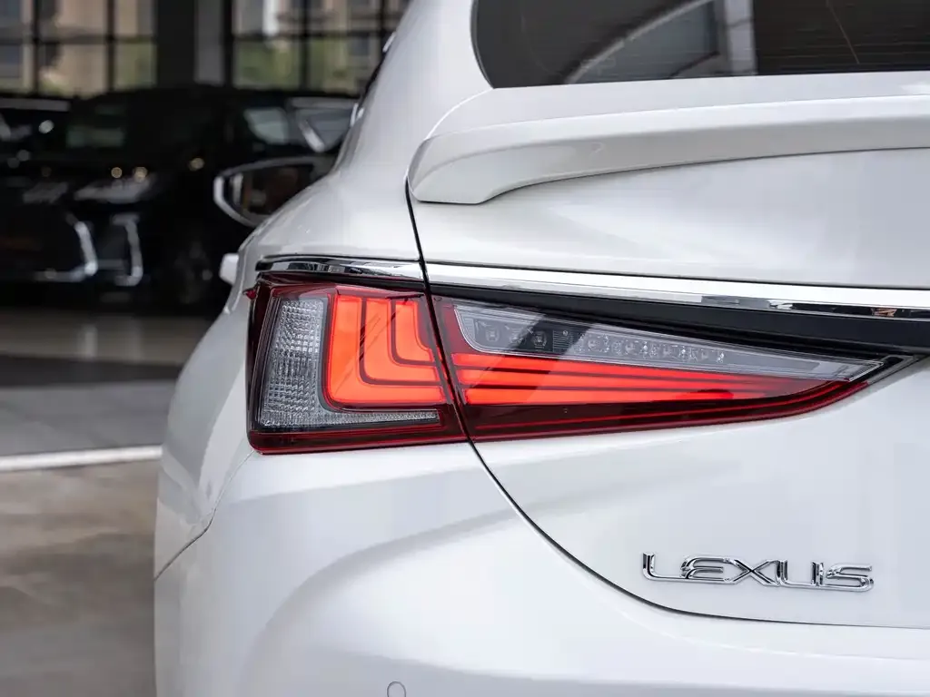 Lexus ES 2023 из CN, фото 5