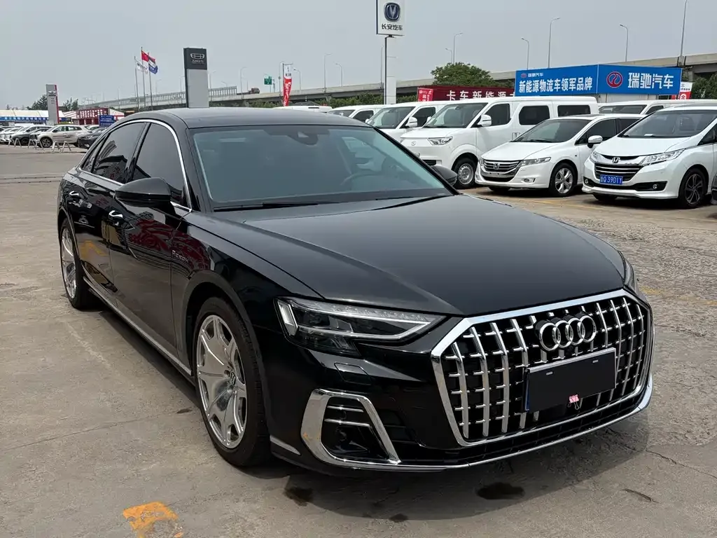 Audi A8 2024 из CN, фото 2