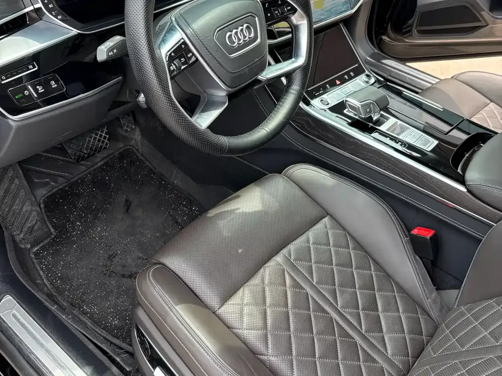 Audi A8 2024 из CN, фото 4