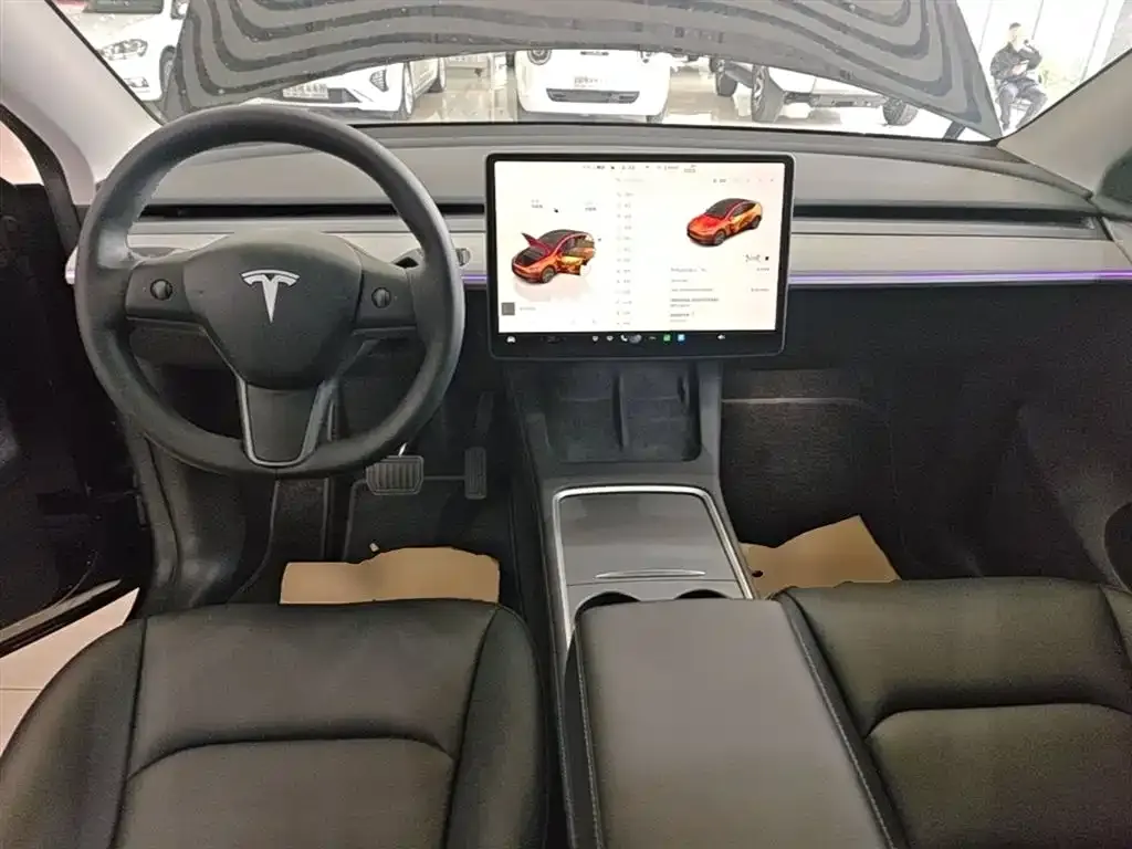 Tesla Model Y — фото 3