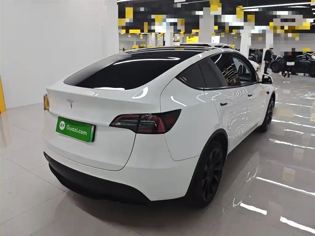 Tesla Model Y — фото 3