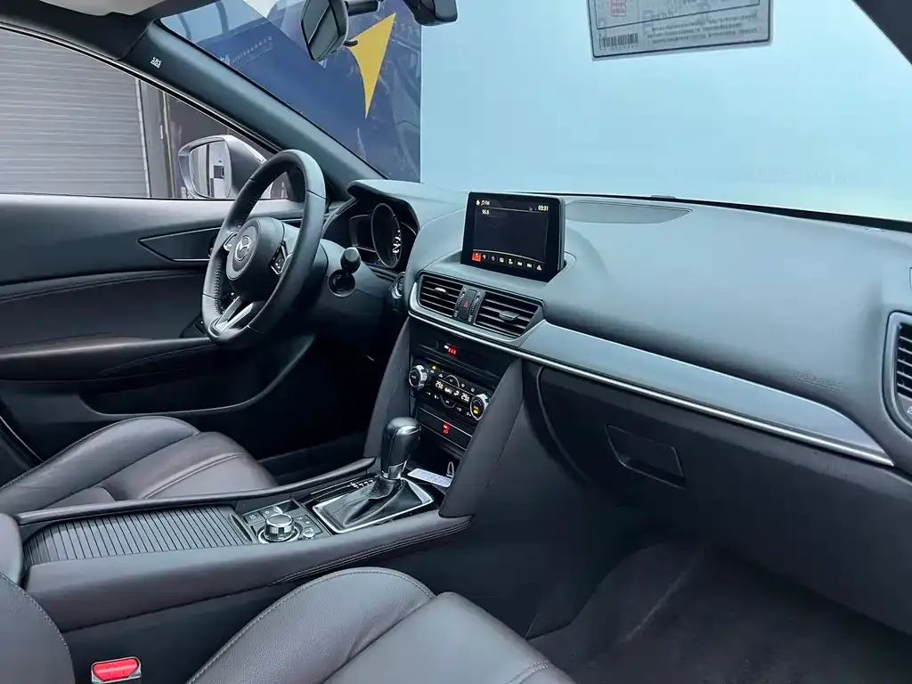 Mazda CX-4 — фото 8