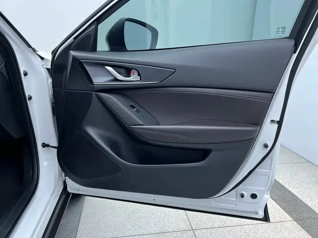 Mazda CX-4 — фото 3