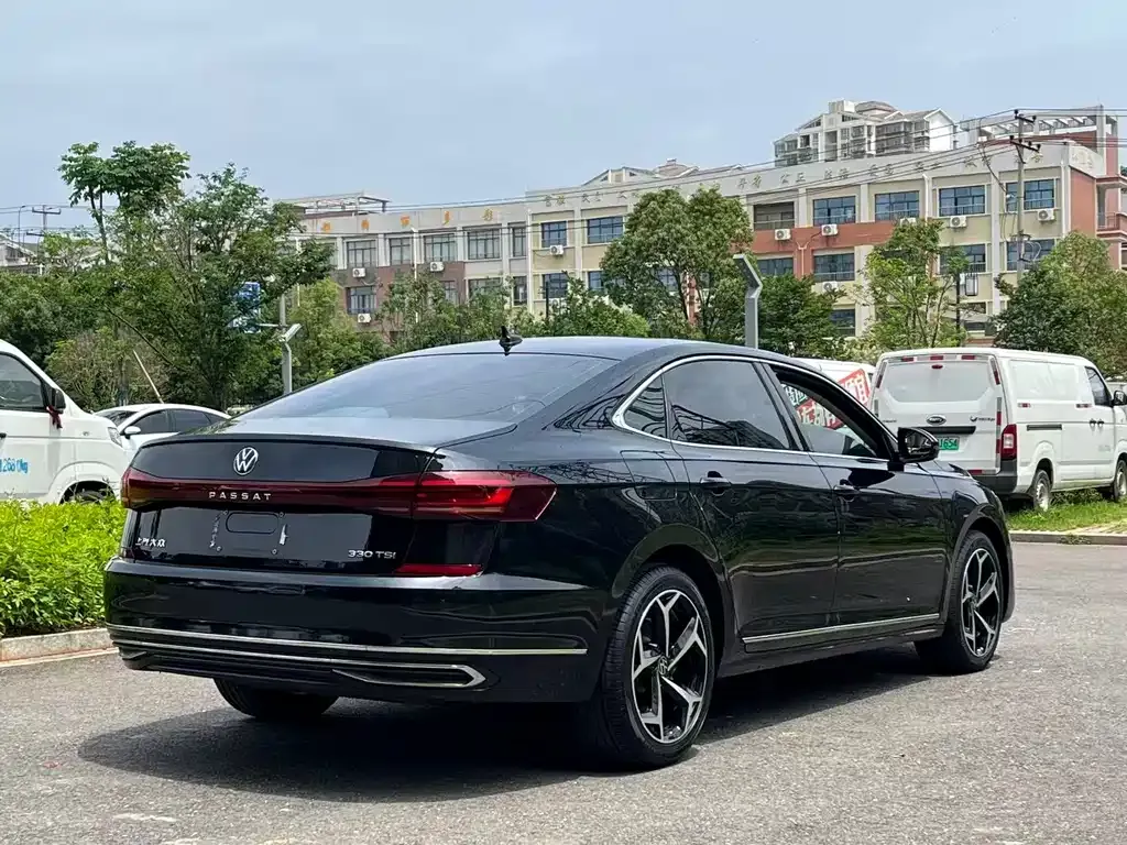 Volkswagen Passat — фото 9