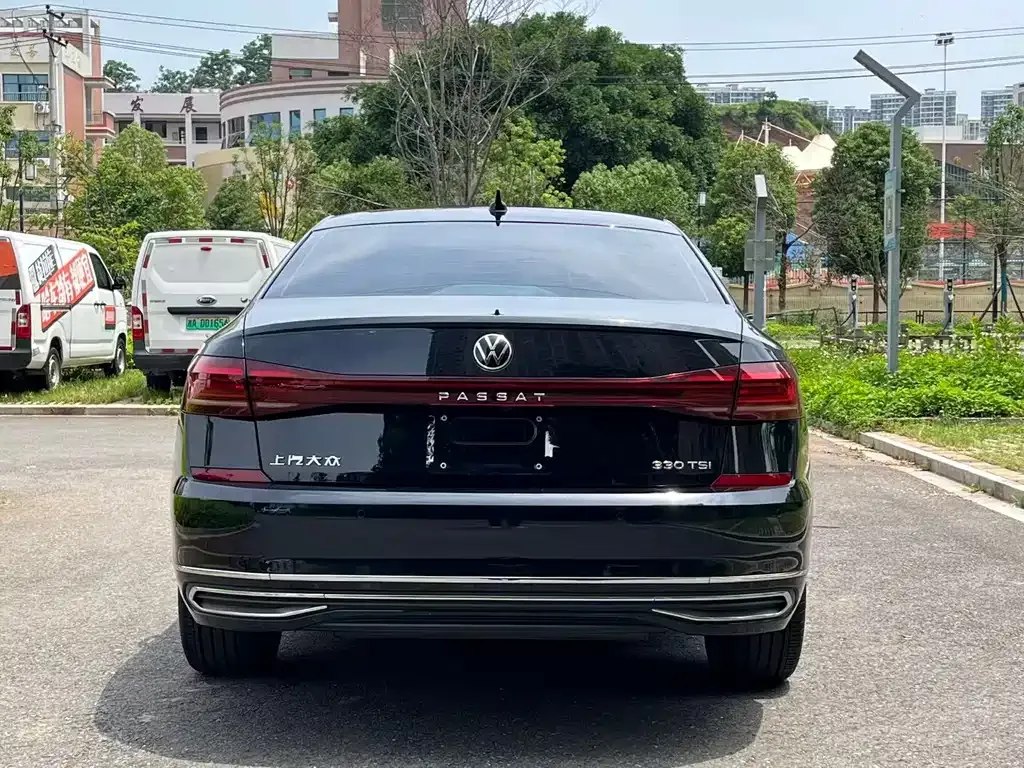 Volkswagen Passat — фото 5