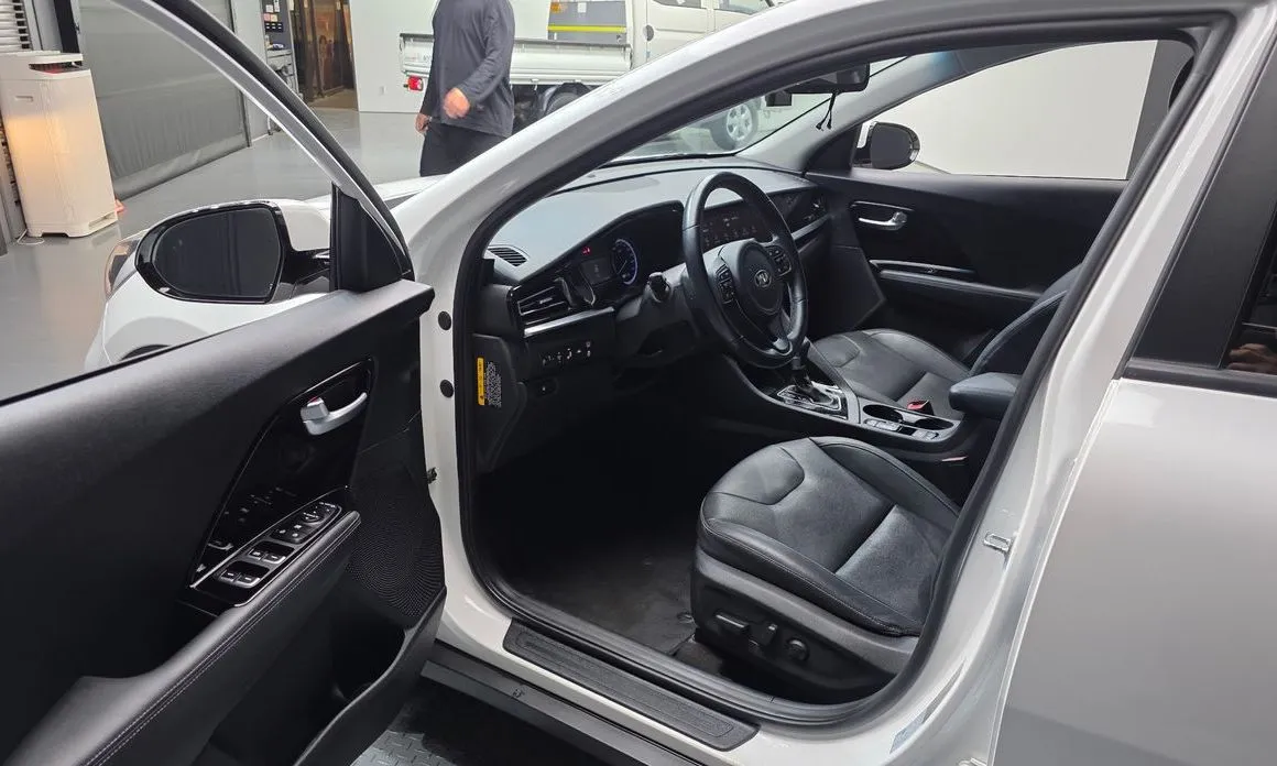 Kia Niro 2021 из KR, фото 2