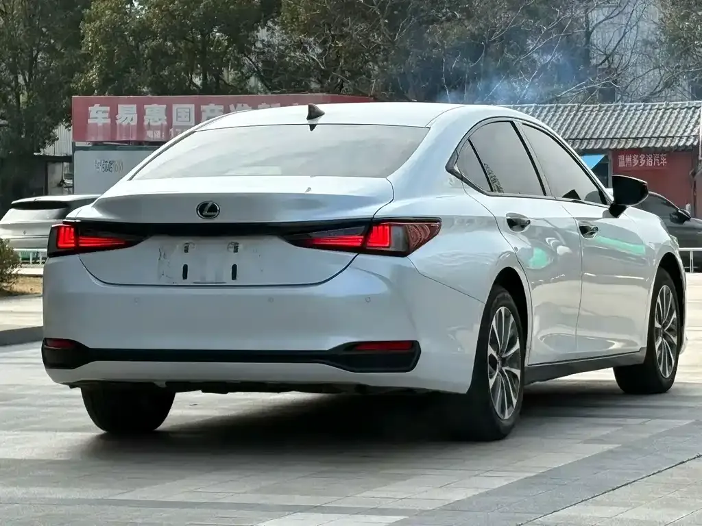 Lexus ES — фото 4