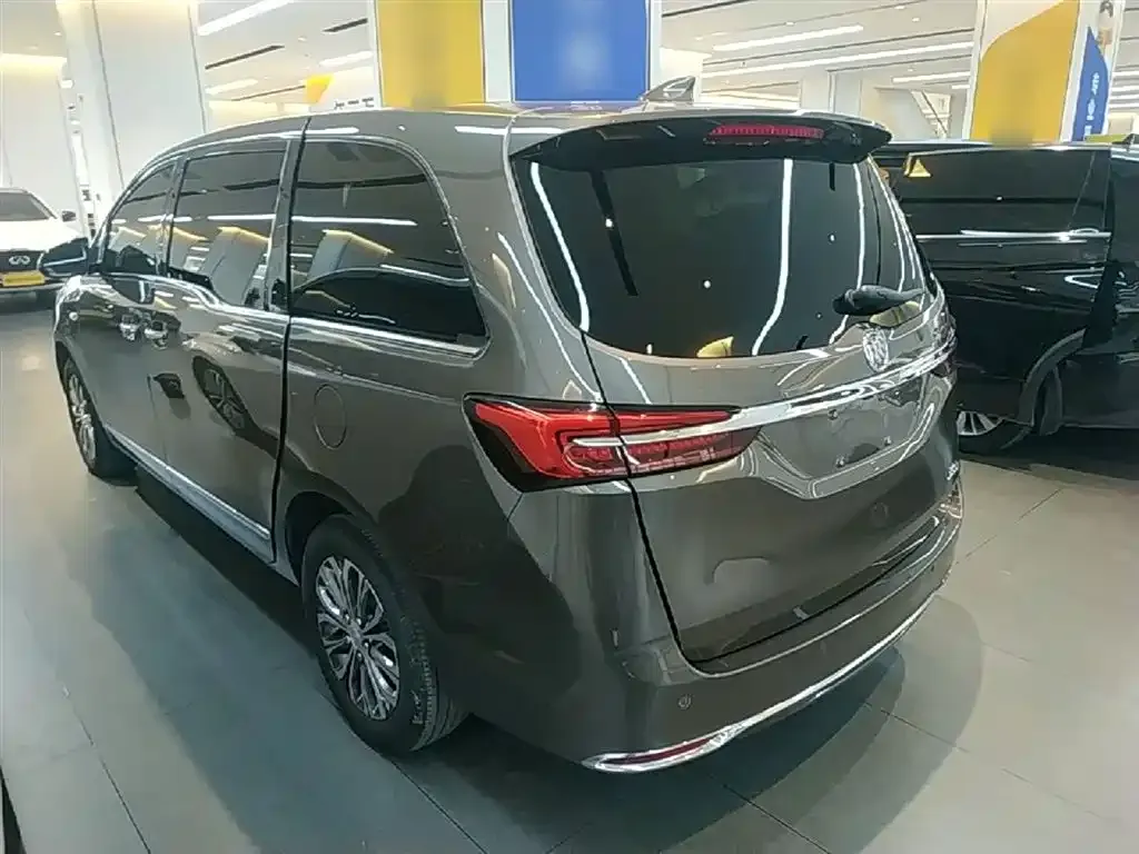 Buick GL8 2022 из CN, фото 5