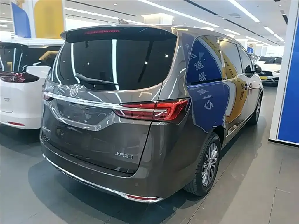 Buick GL8 2022 из CN, фото 9